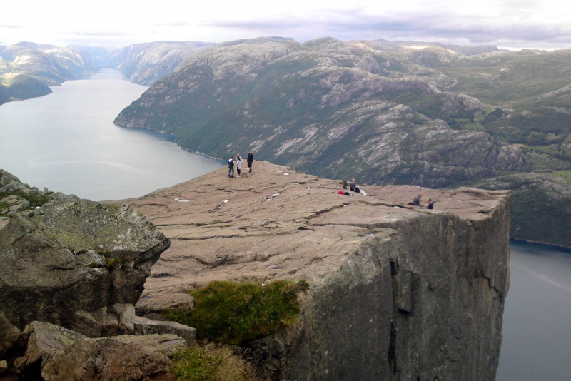 The walk to the Pulpit Rock